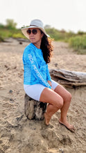 Cargar imagen en el visor de la galería, Mujer Celeste Manga Larga Protección UV 50+